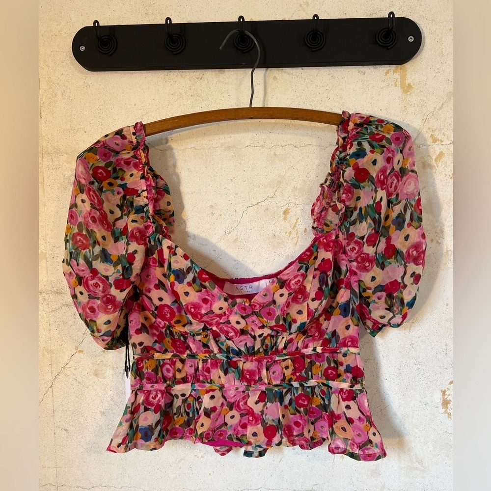 ASTR Flirty Pink Top with Underwire Size Medium